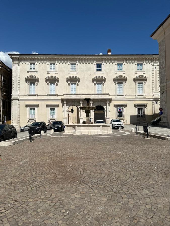 Casa Colonna - Suite Della Torre LʼAquila Exterior foto